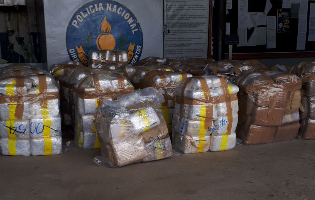 Capturan a 4 presuntos narcos con 859 paquetes de droga en Santiago