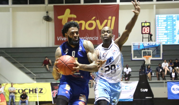 Gary Forbes (izq.) /Foto LPB