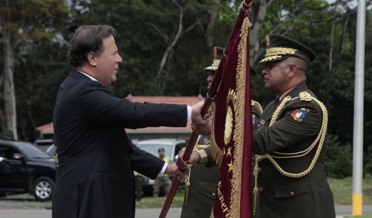 Cambio de mando. /Foto Víctor Arosemena