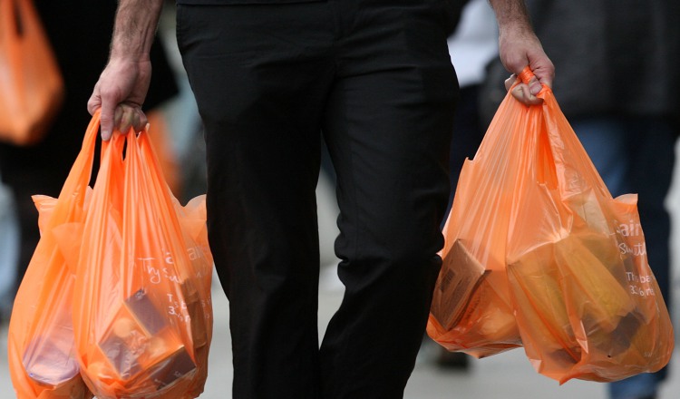 Las bolsas de plástico son uno de los principales protagonistas de la basura marina. 