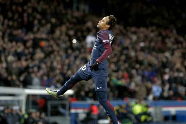 Neymar Jr de París Saint Germain celebra un gol. Foto AP