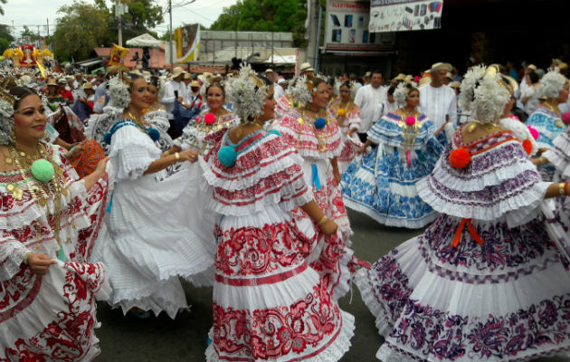 Recomiendan estudio oficial sobre buen uso de la pollera panameña