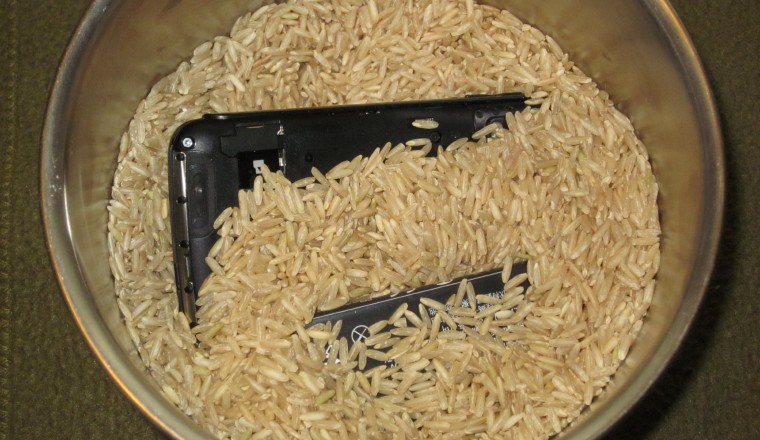 El arroz funciona también, pero no es tan efectivo. El arroz funciona también, pero no es tan efectivo.