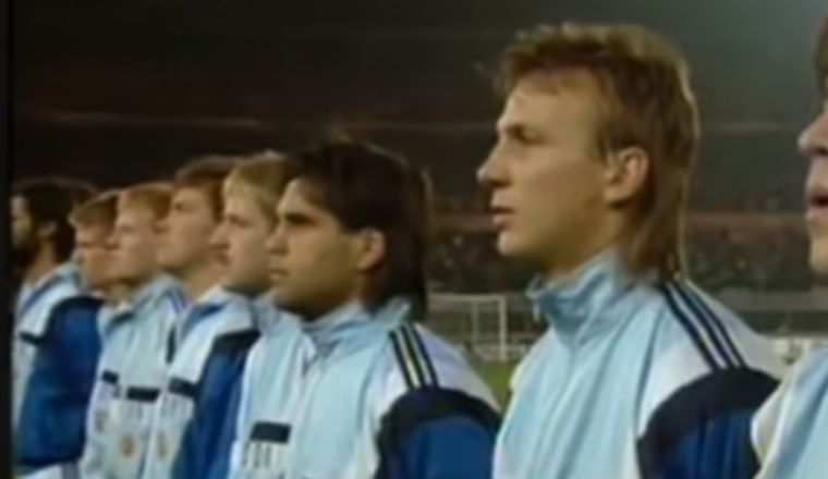 La selección de Alemania Democrática jugó su último partido el 12 de septiembre de 1990, con una victoria 2-0 sobre Bélgica. La selección de Alemania Democrática jugó su último partido el 12 de septiembre de 1990, con una victoria 2-0 sobre Bélgica.