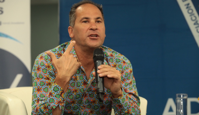Omar Vizquel Omar Vizquel /Foto Anayansi Gamez