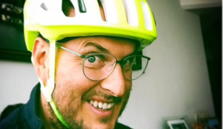 Amante del ciclismo. Amante del ciclismo.