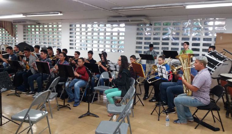 Ensayos. La música se convierte en aliada de los jóvenes. Ensayos. La música se convierte en aliada de los jóvenes.
