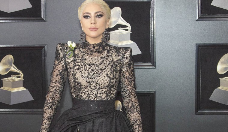 Muchos alabaron el atuendo de Lady Gaga. Se veía reinventada. Muchos alabaron el atuendo de Lady Gaga. Se veía reinventada.