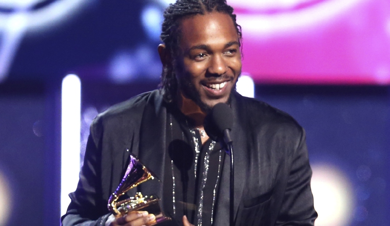 Kendrick Lamar recibió la segunda mayor cantidad de premios. Kendrick Lamar recibió la segunda mayor cantidad de premios.