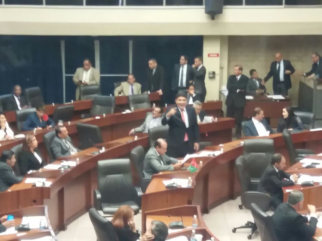 Discurso del diputado, Gabriel Soto en la Asamblea Nacional. Foto/Adiel Bonilla