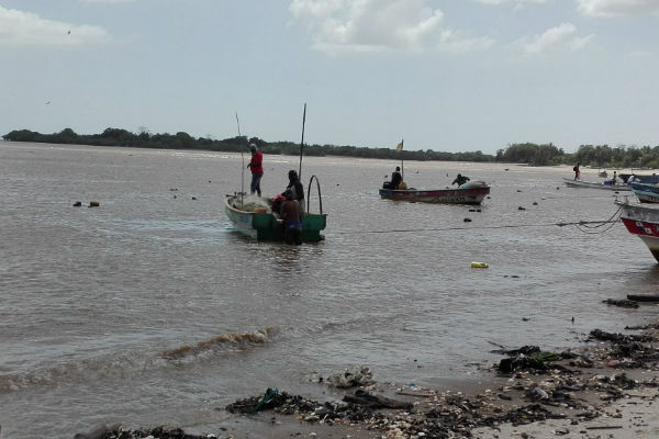 Los pescadores artesanales temen por sus vidas / Eric Montenegro