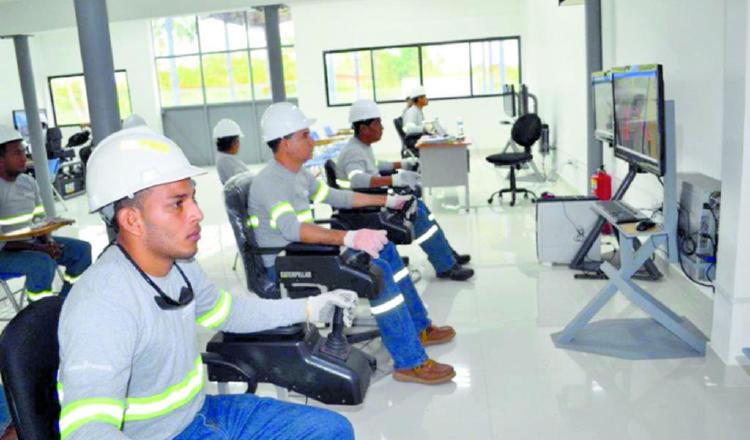 La formación técnica y vocacional que tienen planeadas ambas instituciones contempla áreas de demanda laboral. /Foto Archivo