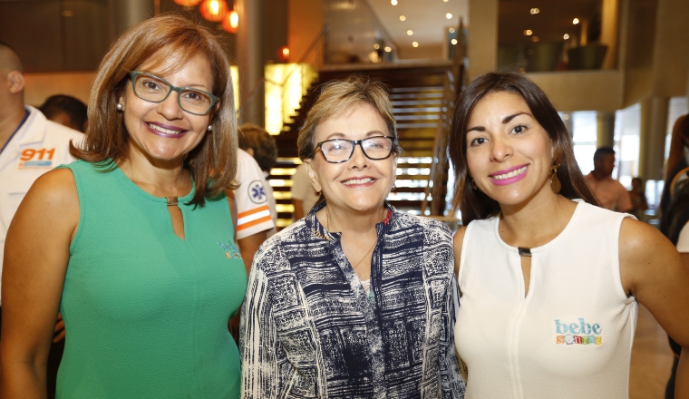 2. Mariela Salazar, Aracelis Olsvarria, Karen Pacheco.