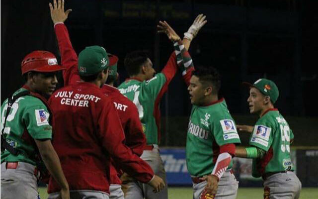 Jugadores de Chiriquí festejan la clasificación: Foto:Fedebeis