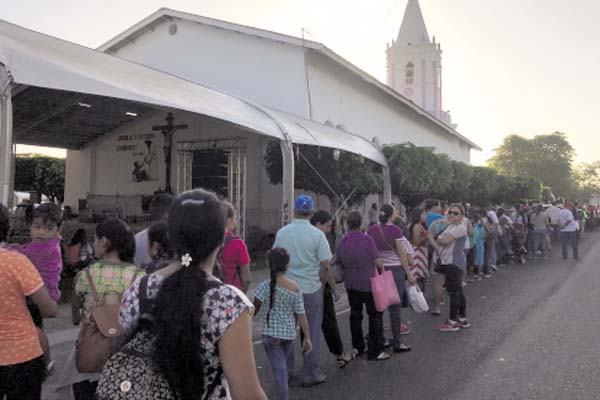 Centenares de feligreses acuden a la peregrinación