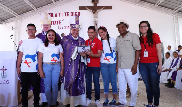 El arzobispo de Panamá incentivó a la población en Atalaya.