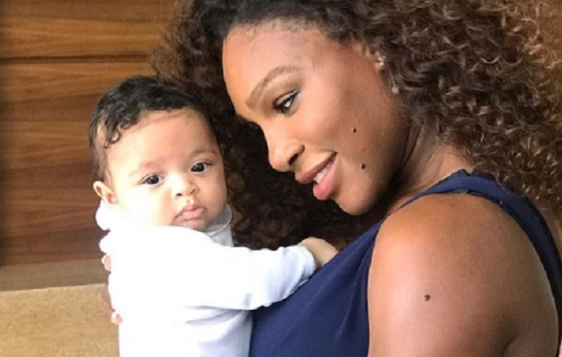 Serena junto a su hija.