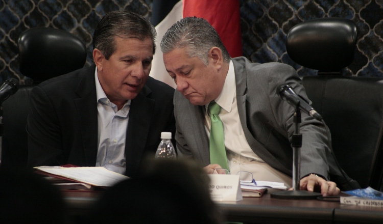 Diputados del Gobierno desconocen la decisión del Pleno. /Foto Víctor Arosemena