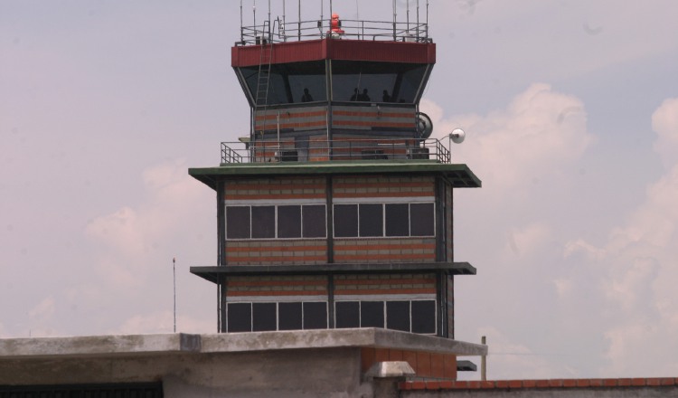 Actualmente, en Panamá laboran 181 controladores de tráfico aéreo. Siete aeropuertos en el país realizan vuelos internacionales. /Foto Archivo