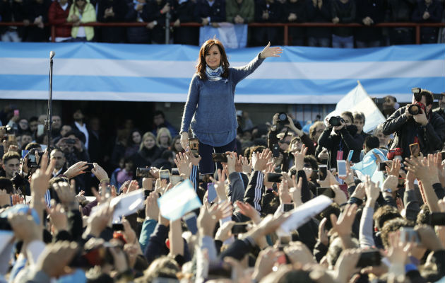 La expresidenta Cristina Fernández, enfrentará pronto a la justicia argentina. FOTO/AP