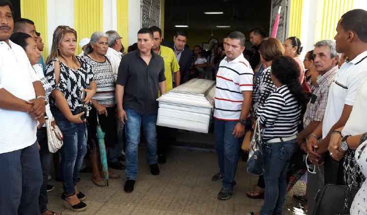 Exequias de la docente asesinada, quien fue ubicada en Divalá. /Foto Archivo