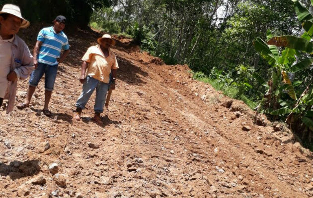 El camino es malísimo. Foto: Diómedes Sánchez S. 