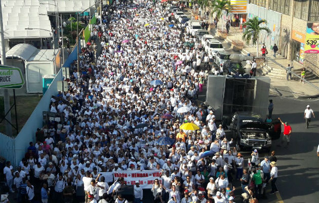 Grupos cristianos rechazan el matrimonio igualitario / Foto: Roberto Barrios.