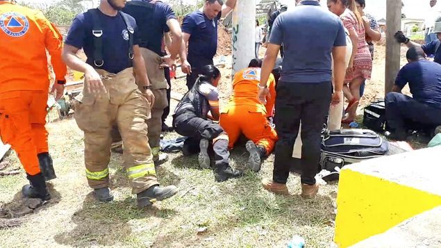 Otros dos obreros permanecen en estado delicado en el Hospital Nicolás Solano / Foto: Sinaproc,