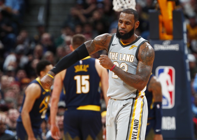 Lebron james con sales la camiseta de river