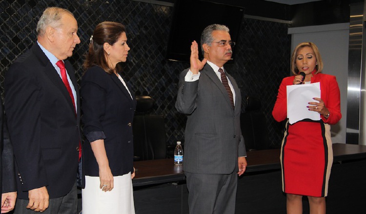 La presidenta de la Asamblea, Yanibel Ábrego, ratificó la junta directiva de Credenciales. /Foto Cortesía