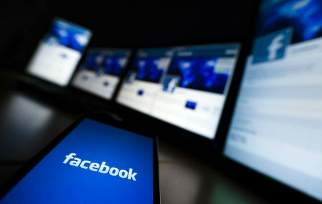 Facebook suspendió este viernes de la red social a Cambridge Analitica