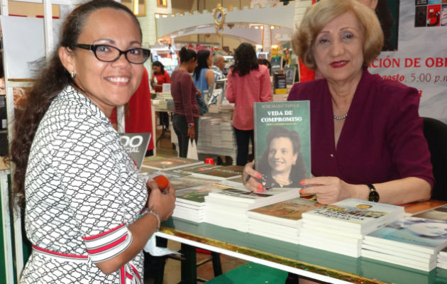 La literatura de Rose Marie Tapia fue la que más se vendió en la FIL de 2017. Foto: Rosalina Orocú Mojica. 