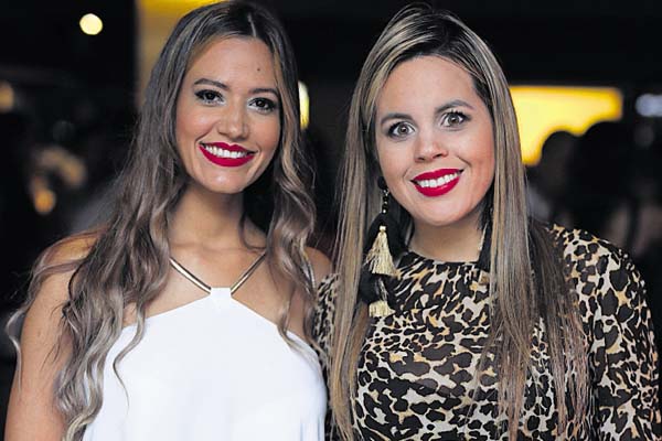 6.  Maloha López y Ester Muñoz.