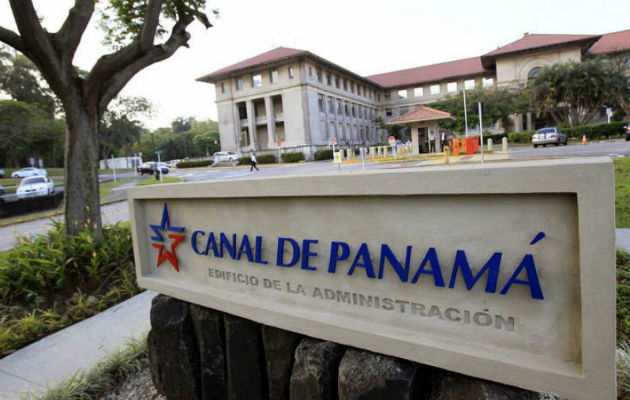 Bajo el lema “Apaga la luz y conecta con el planeta” el Canal de Panamá participa de este llamado