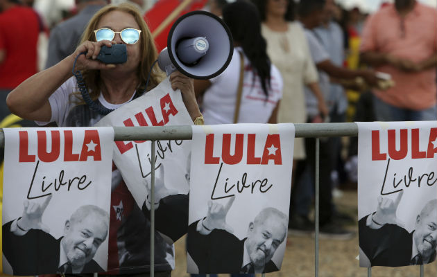 Partidarios de Lula exigen su libertad. Foto: EFE.