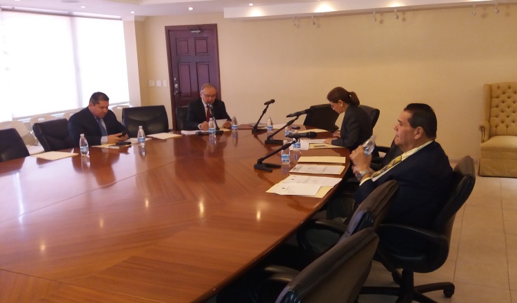 La Comisión de Credenciales se reunirá el próximo martes a las 2:00 p.m. para analizar las denuncias que allí reposan. /Foto Luis Ávila
