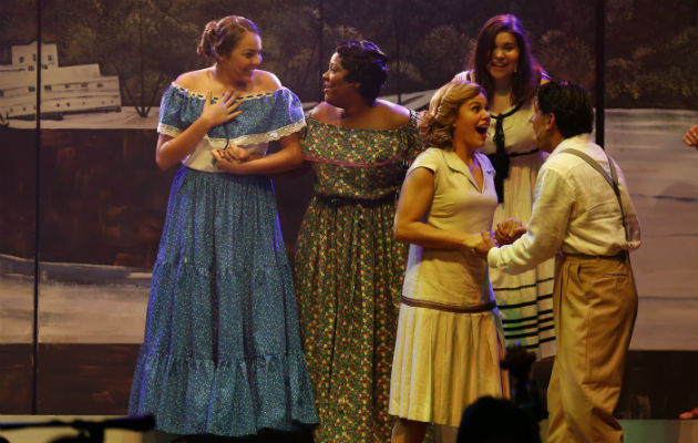 Una escena del musical en el Ascanio Arosemena. Foto: Josué Arosemena