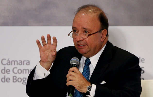 Ministro de Defensa, de Colombia Luis Carlos Villegas.