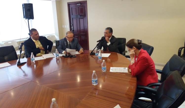 Durante la  reunión de ayer se avanzó en la guía para la recepción de las denuncia ciudadanas.