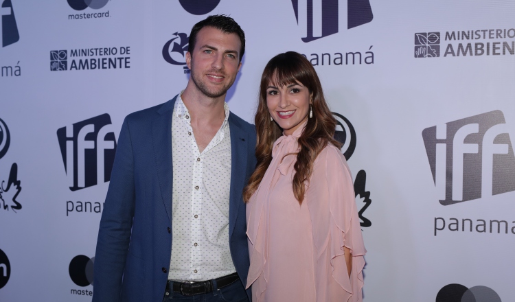 6. Jeremy Hugues y Carolina Pernet.