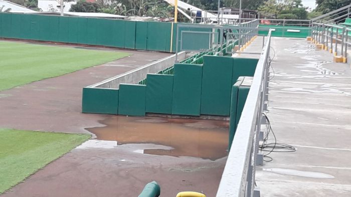 Kenny Serracín se inundó ayer con las lluvias. Foto Mayra Madrid