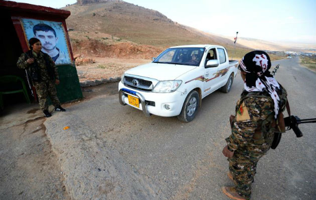 Vigilan en un punto de control de Sinjar, Irak. Foto: EFE 