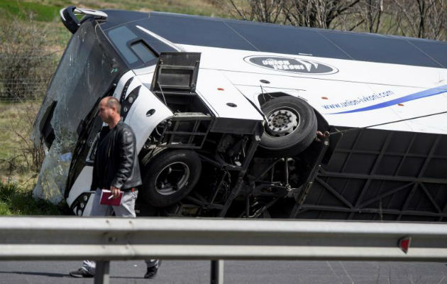 El autobús se volcó cerca de Sofía. Foto: EFE