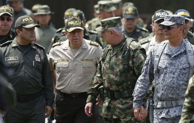 Alto mando de Colombia y Ecuador en trabajo conjunto contra el narcotráfico y la guerrilla. FOTO/AP