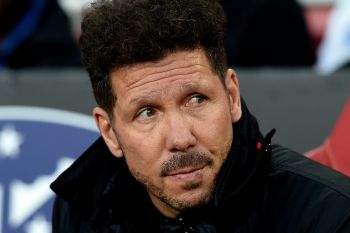 Simeone solo duró 13 minutos en el encuentro ante el Arsenal / EFE