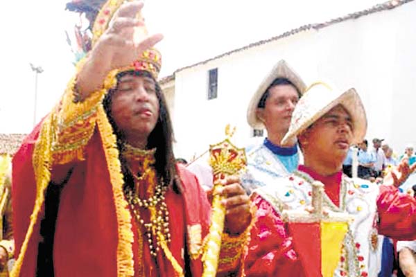 Tradición: Mantienen sus características, a través de la tradición oral y gracias a la Fundación