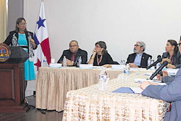Se cumplió el tercer día de entrevistas para aspirantes a magistrados