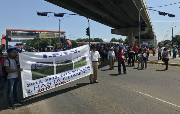 La comunidad educativa, se cansó de tanto engaño. Foto: Víctor Eliseo Rodríguez. 