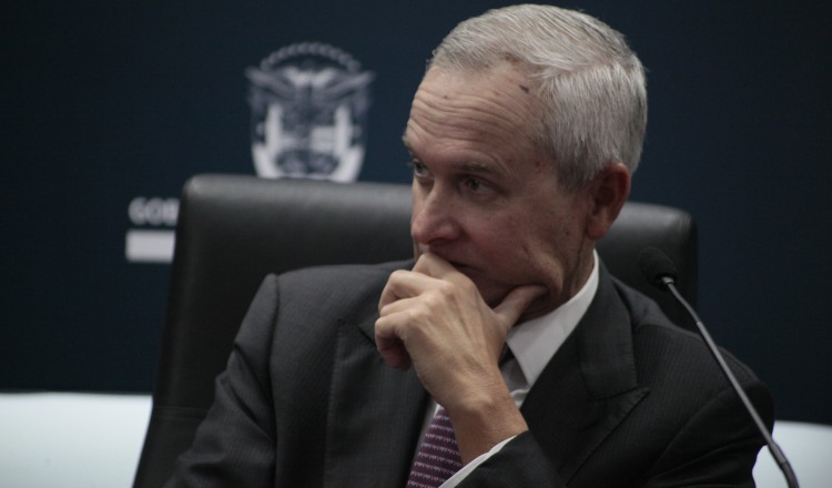 El ministro Alemán ha estado al frente de la mesa de diálogo en Colón y ahora en consultas por la constituyente.