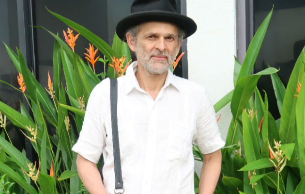 Efraim Espino trabaja en un libro autobiográfico. /Foto: Alcides Rodríguez.